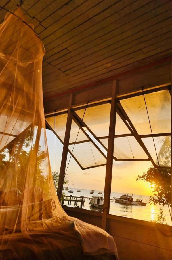 Hotel La Casa Rosada Lívingston Εξωτερικό φωτογραφία