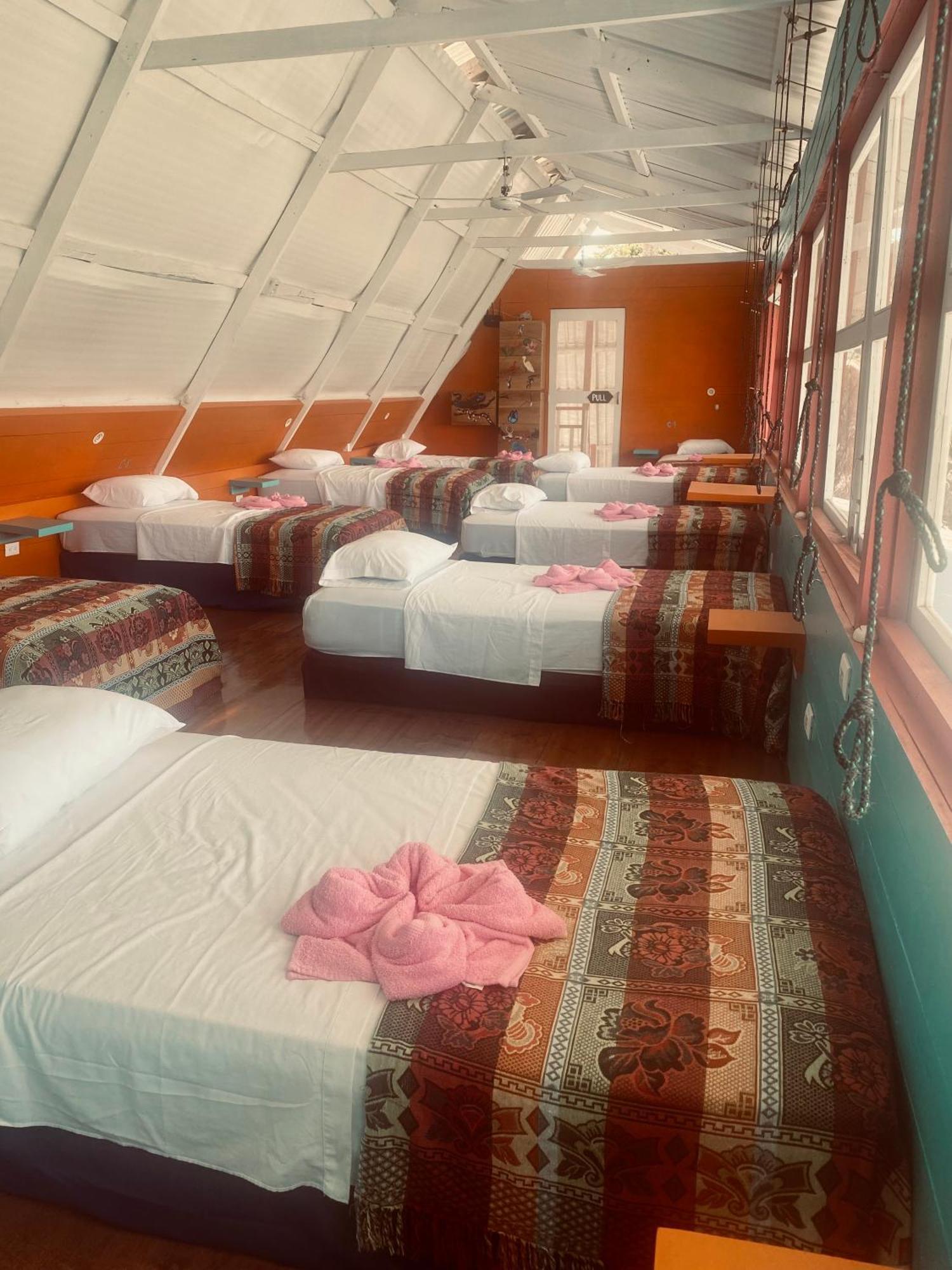 Hotel La Casa Rosada Lívingston Εξωτερικό φωτογραφία
