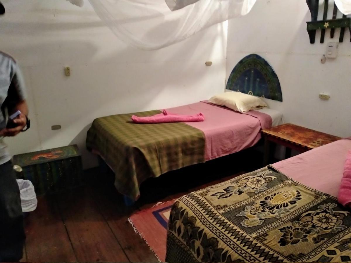 Hotel La Casa Rosada Lívingston Εξωτερικό φωτογραφία